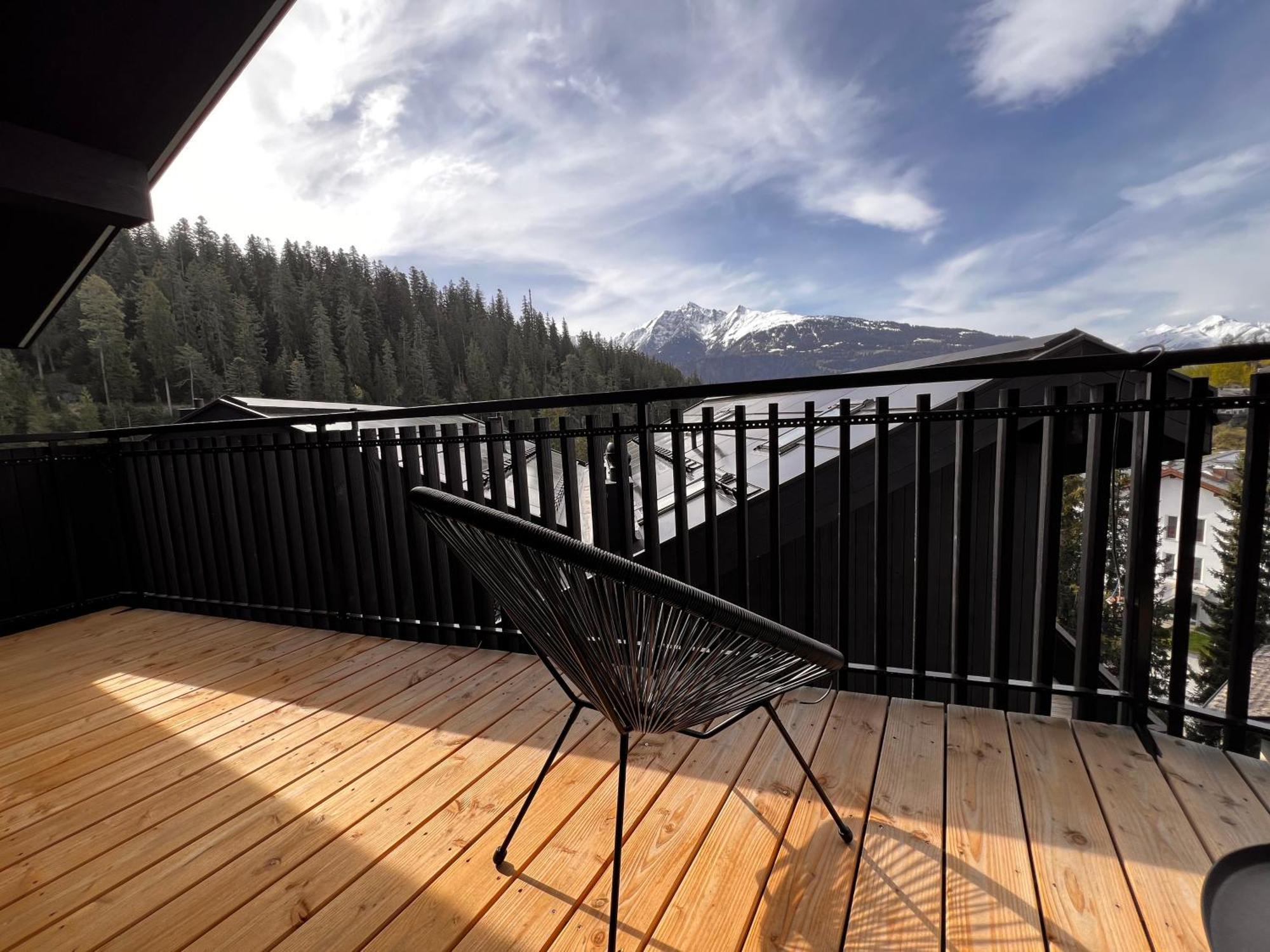Black Summit Boutique Resort Laax Bagian luar foto