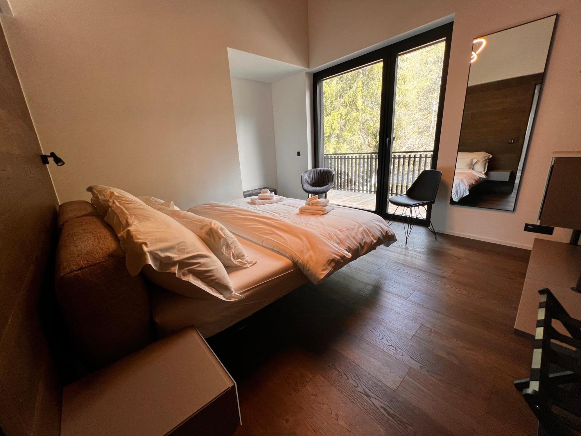 Black Summit Boutique Resort Laax Bagian luar foto