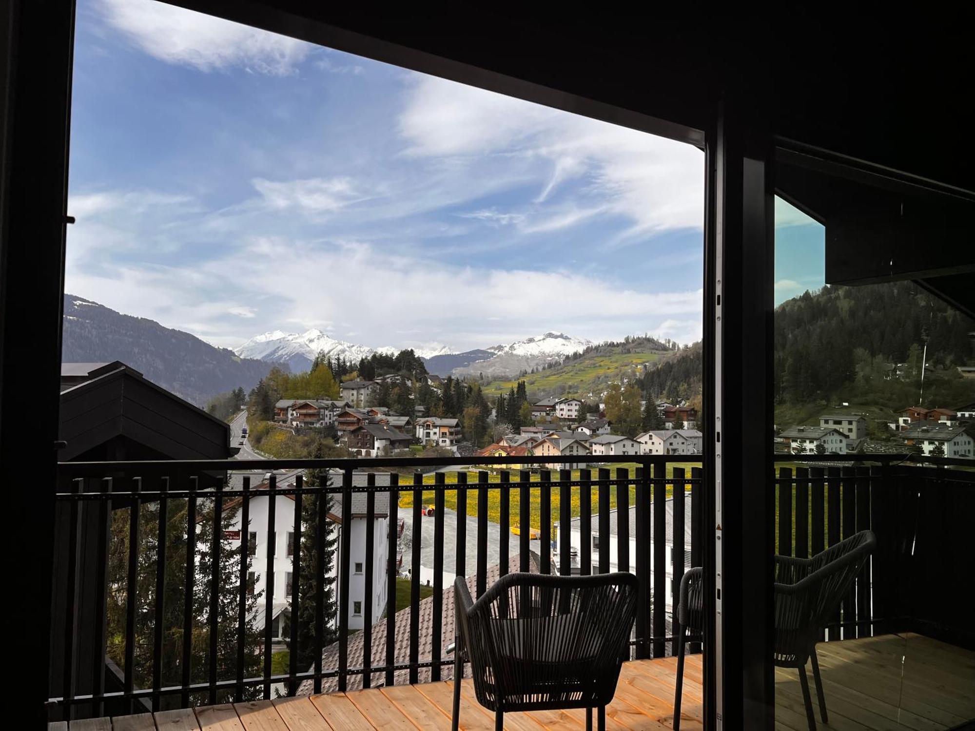 Black Summit Boutique Resort Laax Bagian luar foto