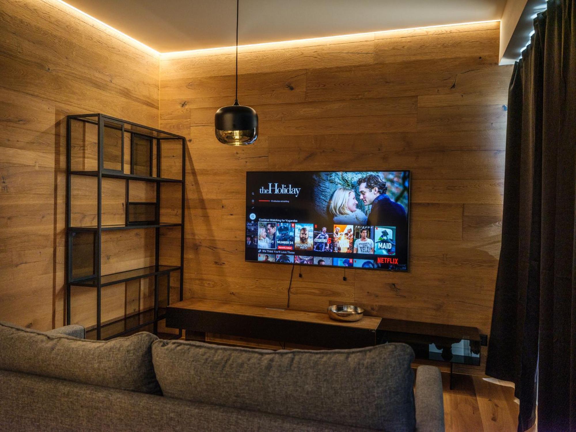 Black Summit Boutique Resort Laax Bagian luar foto